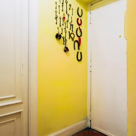 Ma Maison Shared In Chiaia 2 게스트하우스 *